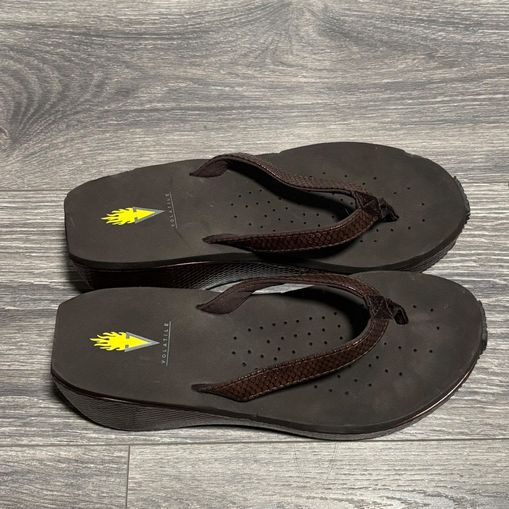 Volatile Womens Digs Wedge Sandal Brown Snakeskin Platform Flip Flop Thong 10 - Picture 7 of 14